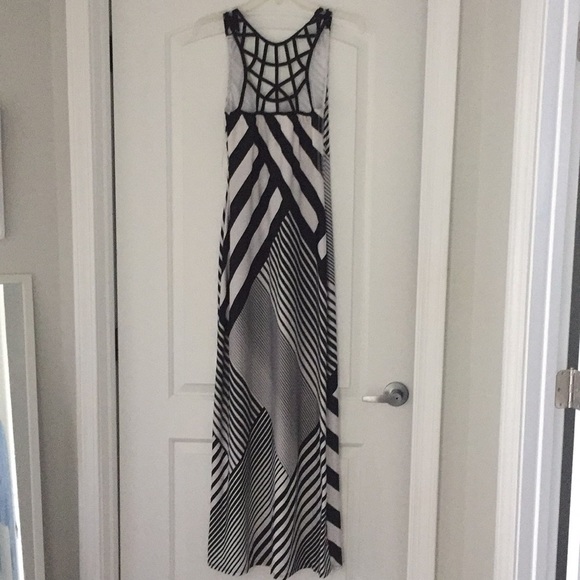 Black and White Long Maxi Dress-Bailey Blue - Picture 4 of 6